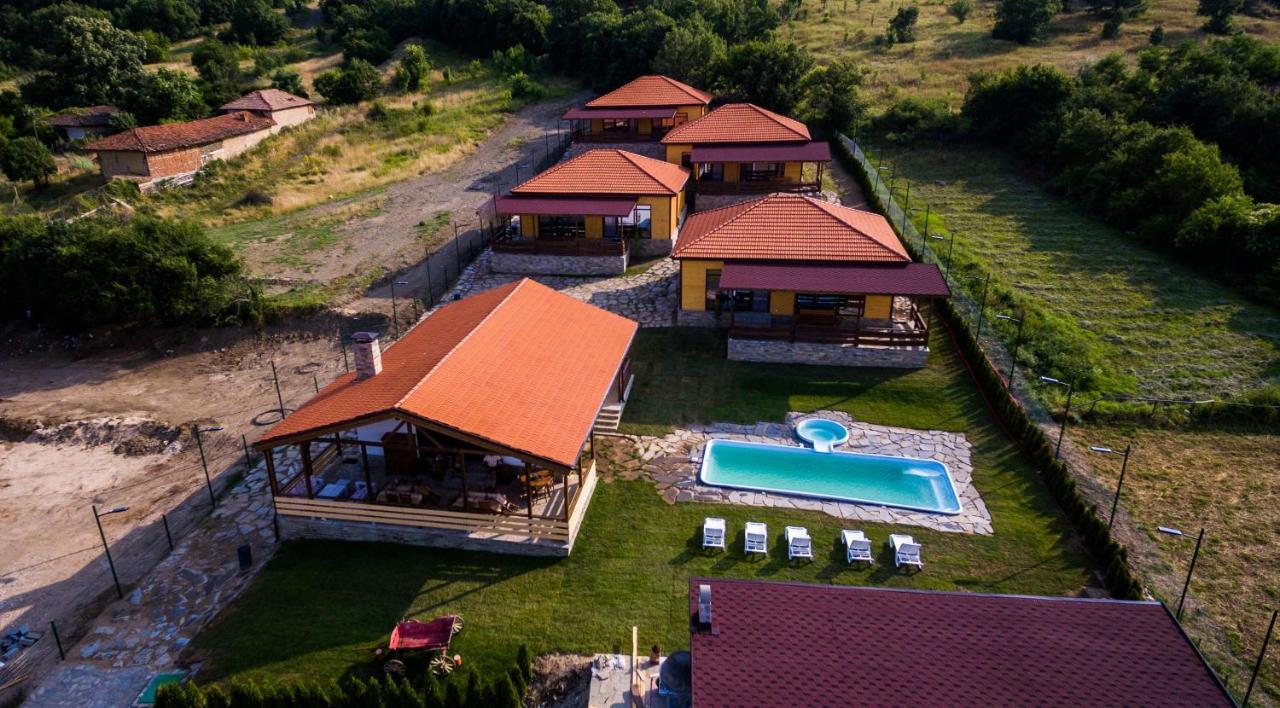 Етно Комплекс "Поп Грую Бански" Banya  Exterior foto